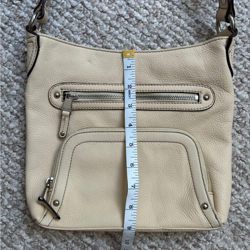Tignanello Cream Leather Shoulder Bag - Picture 6 of 16